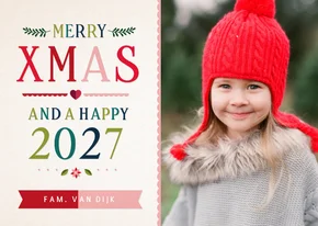 Hippe kerstkaart met eigen foto en vrolijk gekleurde tekst