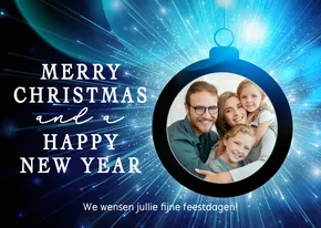 Hippe kerstkaart met foto in kerstbal