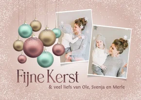 Kerstkaart pastel kerstballen en foto's