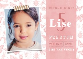 Kinderfeestje uitnodiging met vlinders voor een meisje 