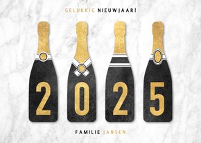 Leuke nieuwjaarskaart champagneflessen met 2025