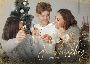 Nieuwjaarskaartje gezellige jaarwisseling grote foto goud