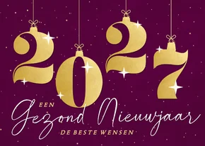 Paarse kaart met sterren en gouden cijfers gezond nieuwjaar
