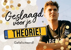 Trendy geslaagdkaart theorie examen foto confetti goud