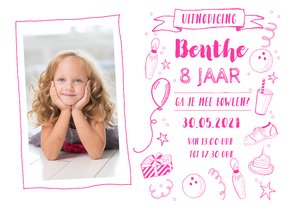 Uitnodiging kinderfeestje bowlen foto roze 