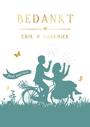 Vrolijke bedankkaart trouwen met trouwkoppel op fiets