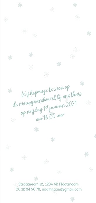 Nieuwjaarskaart met zachtgroene achtergrond en sneeuwsterren 3