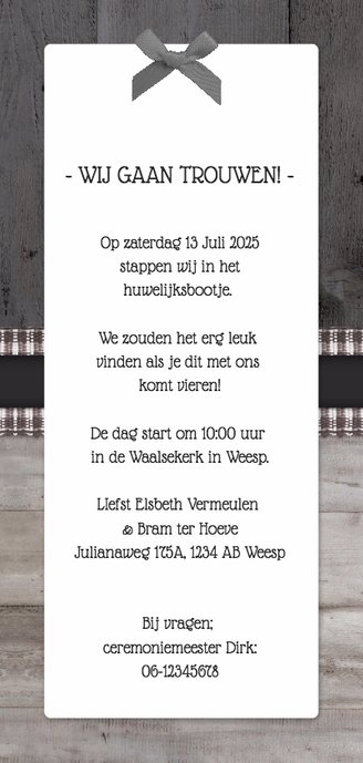 Trouwkaart langwerpig stijlvol met hout en foto's 3