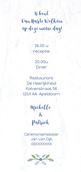 Trouwkaart met blauwe bloemenkrans 3
