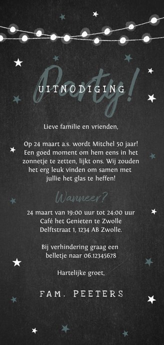 Uitnodiging verjaardag krijtbord vijftig foto sterretjes Achterkant