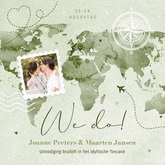 Trouwkaart paspoort wereldkaart liefde groen verf foto