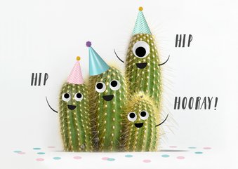 Grappige verjaardagskaart met cactussen met oogjes en feest