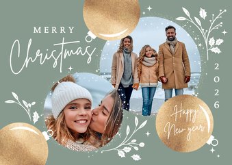 Groen kerstkaartje met foto en ornamenten