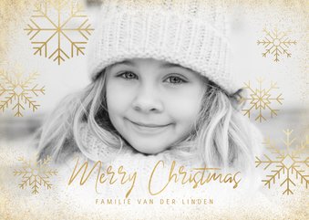Kerstkaart grote foto gouden sneeuw en sneeuwvlokken