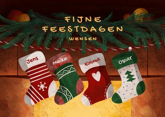 Kerstkaart kerstsokken met naam en openhaard