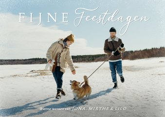 Kerstkaart met foto en klassieke typografie fijne feestdagen