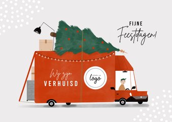 Kerstverhuiskaart rode verhuisbus kerstboom en logo 