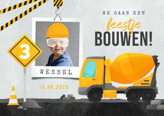 Kinderfeestje bouwen feestje stoer bouwvoertuigen foto