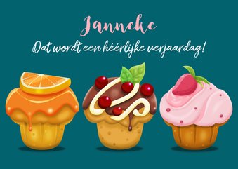 Leuke verjaardagskaart met 3 heerlijke gebakjes