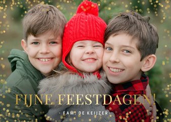 Moderne kerstkaart met eigen foto en goudlook confetti kader