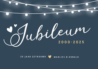 Moderne uitnodiging huwelijksjubileum met lampjes en jaartal