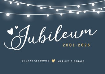 Moderne uitnodiging huwelijksjubileum met lampjes en jaartal