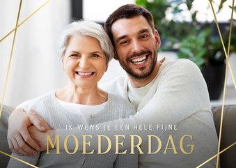 Moederdag fotokaart met grote foto en geometrische strepen