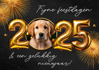 Nieuwjaarskaartje vuurwerk 2025 folieballonnen foto goud