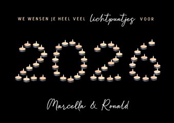 Originele kerstkaart met jaartal 2026 van waxinelichtjes