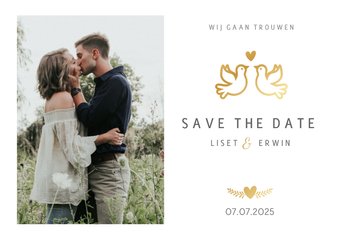 Save the Date kaart klassiek wit met gouden duifjes en foto