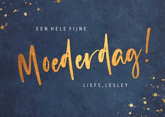 Stijlvolle donkerblauwe moederdagkaart met koperen tekst