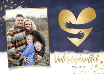 Stijlvolle vaderdagknuffel kaart - hart met omhelzing