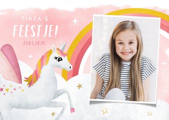 Uitnodiging kinderfeestje meisje met eenhoorn en regenboog