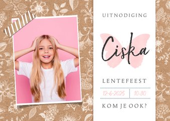 Uitnodiging lentefeest met bloemen, vlinder en foto