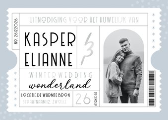 Uitnodiging trouwkaart winter wedding ticket blauw