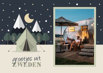 Vakantiekaart met foto en tent met sterrenhemel