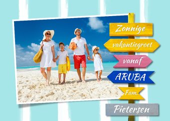 Vakantiekaart met wegwijzer en aanpasbare achtergrondkleur