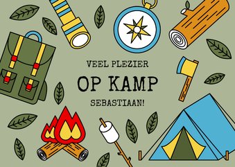 Vakantiekaart 'Veel plezier op kamp' met kampeerspullen