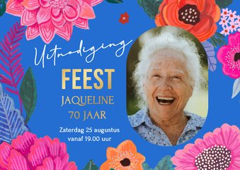 Verjaardagsfeestje vrolijke bloemen blauw