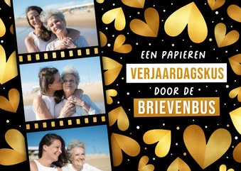 Verjaardagskaart met foto's kus brievenbus gouden hartjes