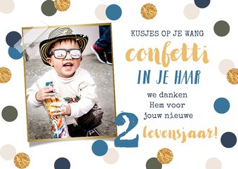 Verjaardagskaartje kusje op je wang confetti in je haar