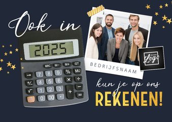 Zakelijke kerstkaart financieel rekenmachine foto bedrijf