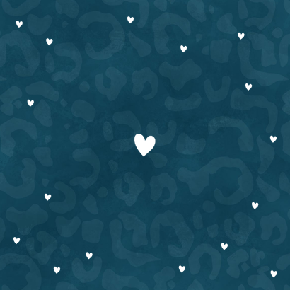 Hip geboortekaartje jongetje panterprint en gouden hartjes Achterkant