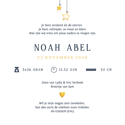 Rond geboortekaartje met silhouet van jongen op een maan Achterkant