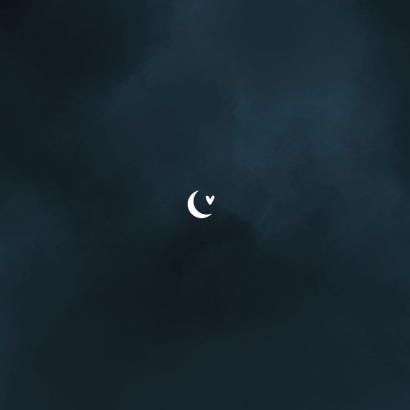 Vierkant geboortekaartje donkerblauwe wolkjes hartjes goud Achterkant