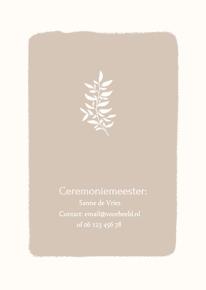 Beige klassieke trouwkaart met subtiel takje 2