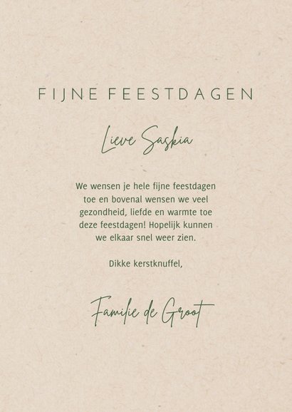 Bemoedigende kerstkaart met groene cadeau's als kerstboom 3