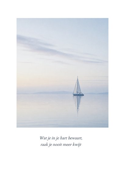 Blauwe condoleancekaart met zee en zeilboot 2
