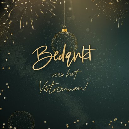 Chique kerstkaart met goudlook tekst confetti en vuurwerk 2