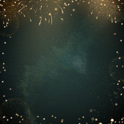 Chique kerstkaart met goudlook tekst confetti en vuurwerk Achterkant